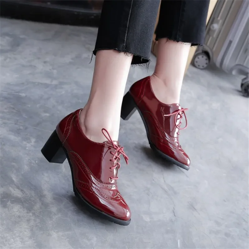 جلد براءة اختراع كعب عالي الكع - مراجعة Oxford Lace Up Women وسعره