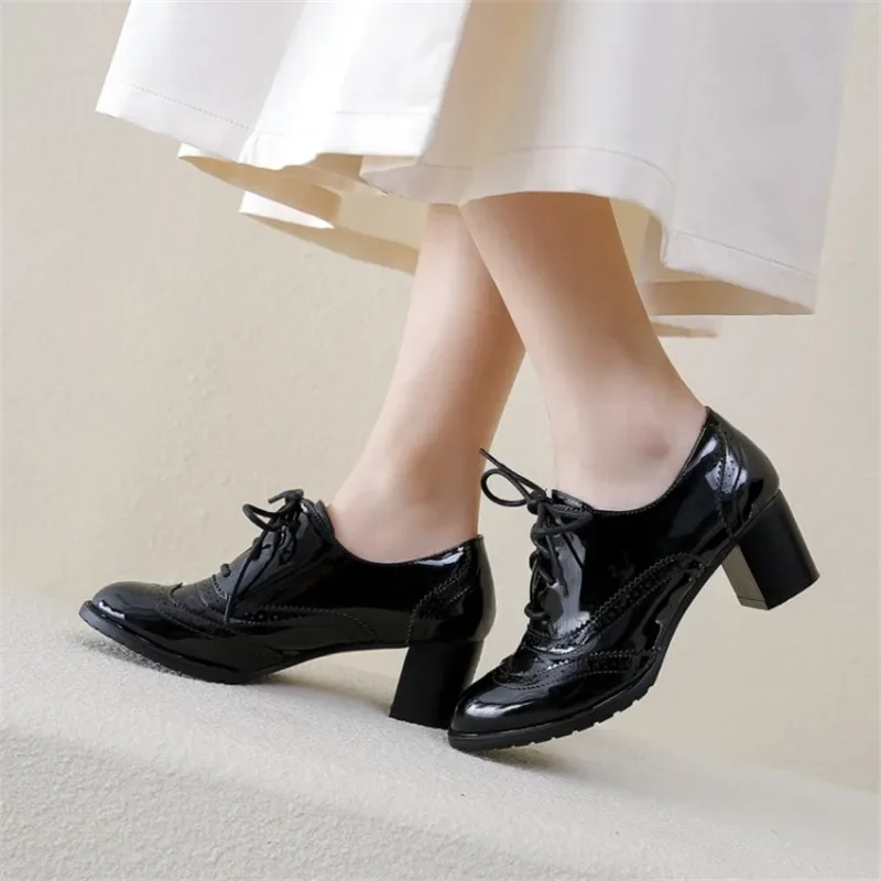 جلد براءة اختراع كعب عالي الكع - مراجعة Oxford Lace Up Women وسعره