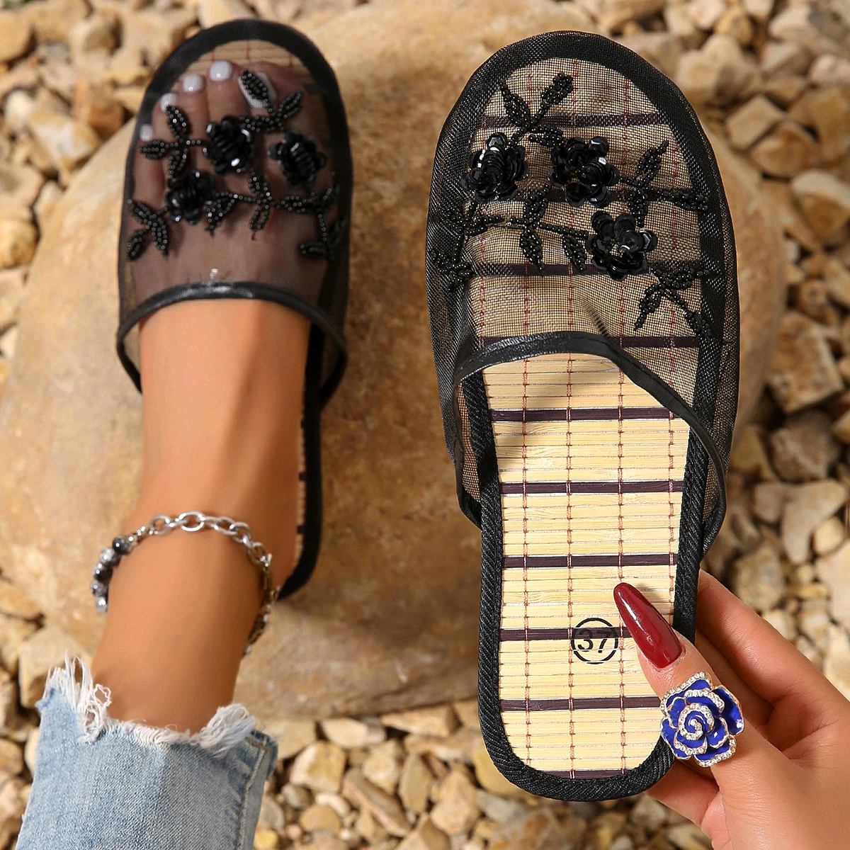 صنادل نسائية شبكية مغلقة من ال - مراجعة Mule Slip On وسعره
